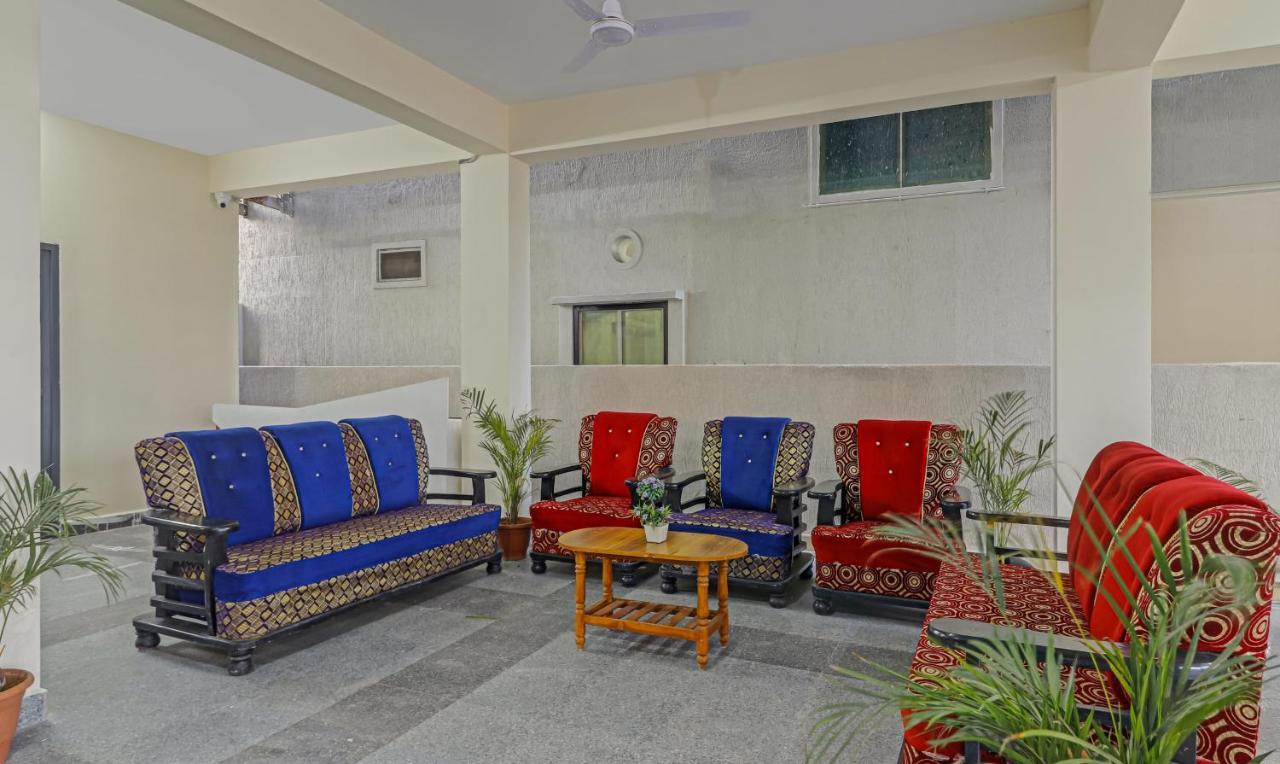 Treebo Trip Airport Pride Inn Hyderabad Exteriör bild